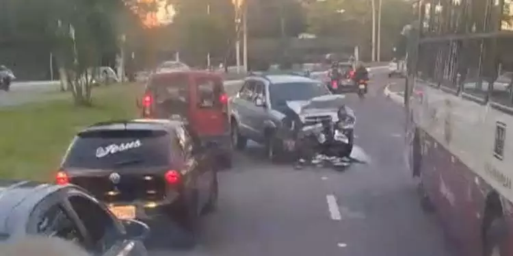 Acidente entre veículos deixa feridos e prejudica o trânsito no bairro do Marco, em Belém