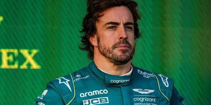 Fórmula 1: Mercedes em busca de substituto para Hamilton; Alonso entra na lista